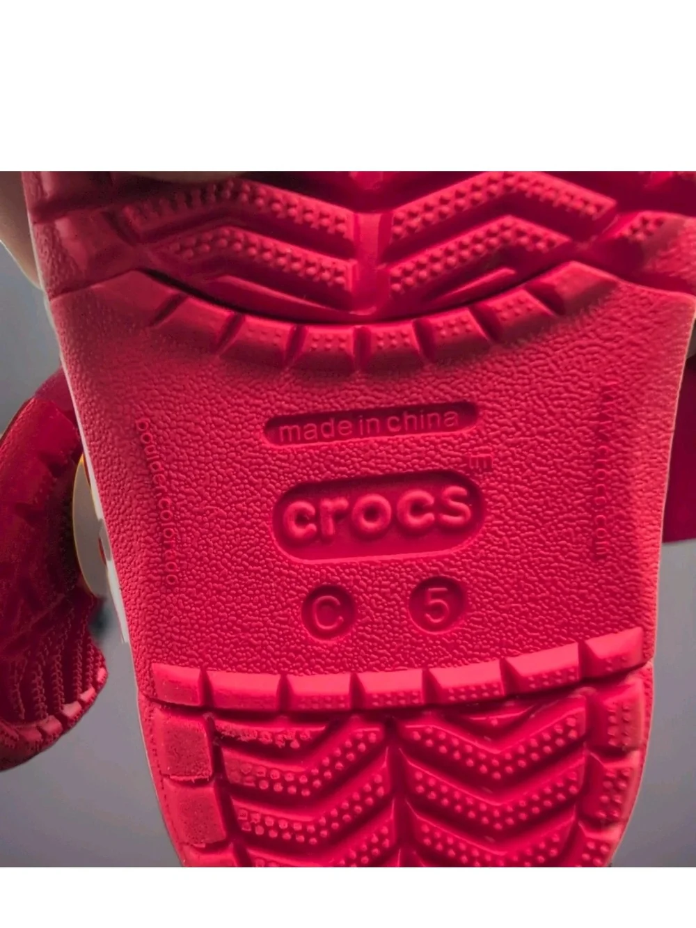 CROCS colors red